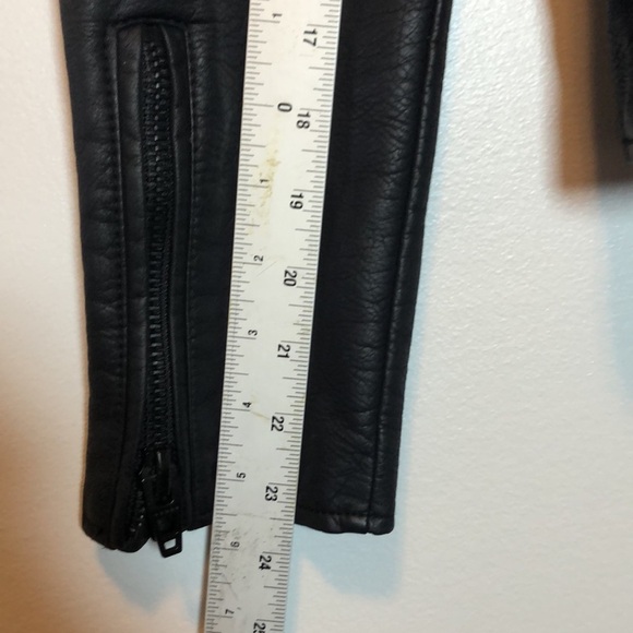Blank NYC Moto Jacket Women’s Small Black Vegan Faux Leather Grunge Zippers Goth - Picture 16 of 17